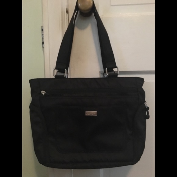 ETA Handbags - Black tote bag with a place for everything ✅
